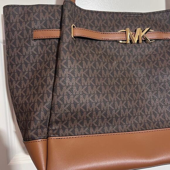 Michael Kors Reed MK Signature Large Belted Shoulder Tote Bag, NWT - Picture 4 of 10